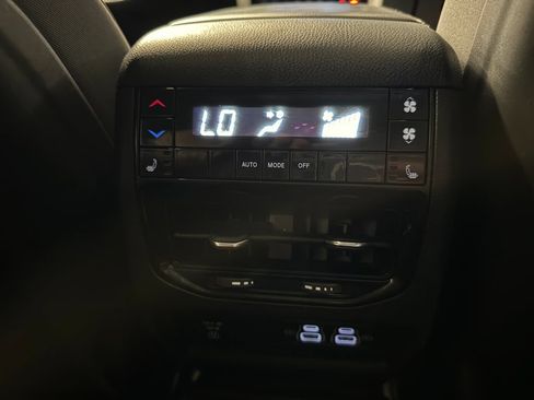 Used 2021 Jeep Grand Cherokee L Limited AWD/4WD image 15