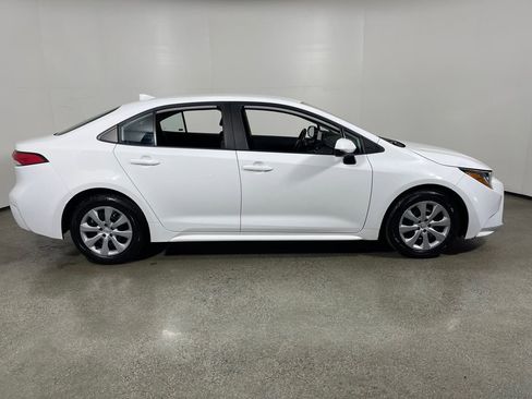 Certified 2023 Toyota Corolla LE image 2