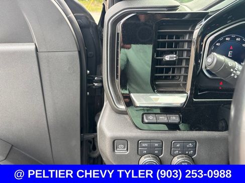 Used 2022 Chevrolet Silverado 1500 High Country w/ High Country Premium Package AWD/4WD image 15