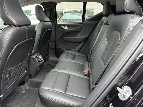 Used 2025 Volvo XC40 B5 Core w/ Protection Package Premier image 15