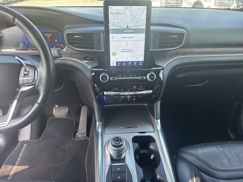 Used 2023 Ford Explorer Platinum w/ Technology Package AWD/4WD image 30