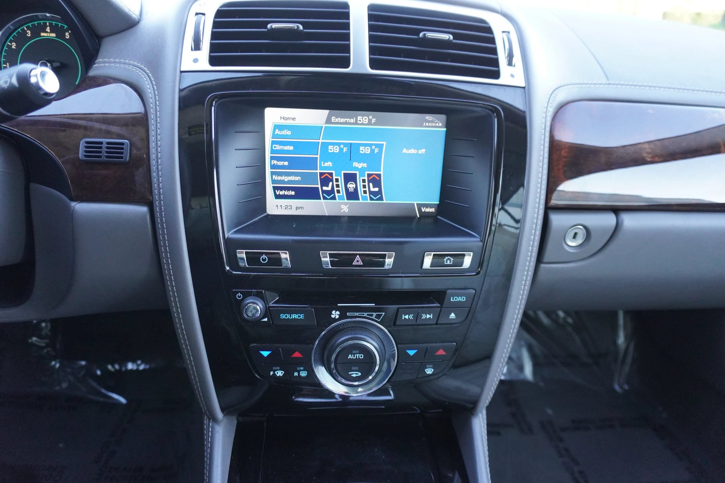 Used 2012 Jaguar XK Convertible RWD image 17