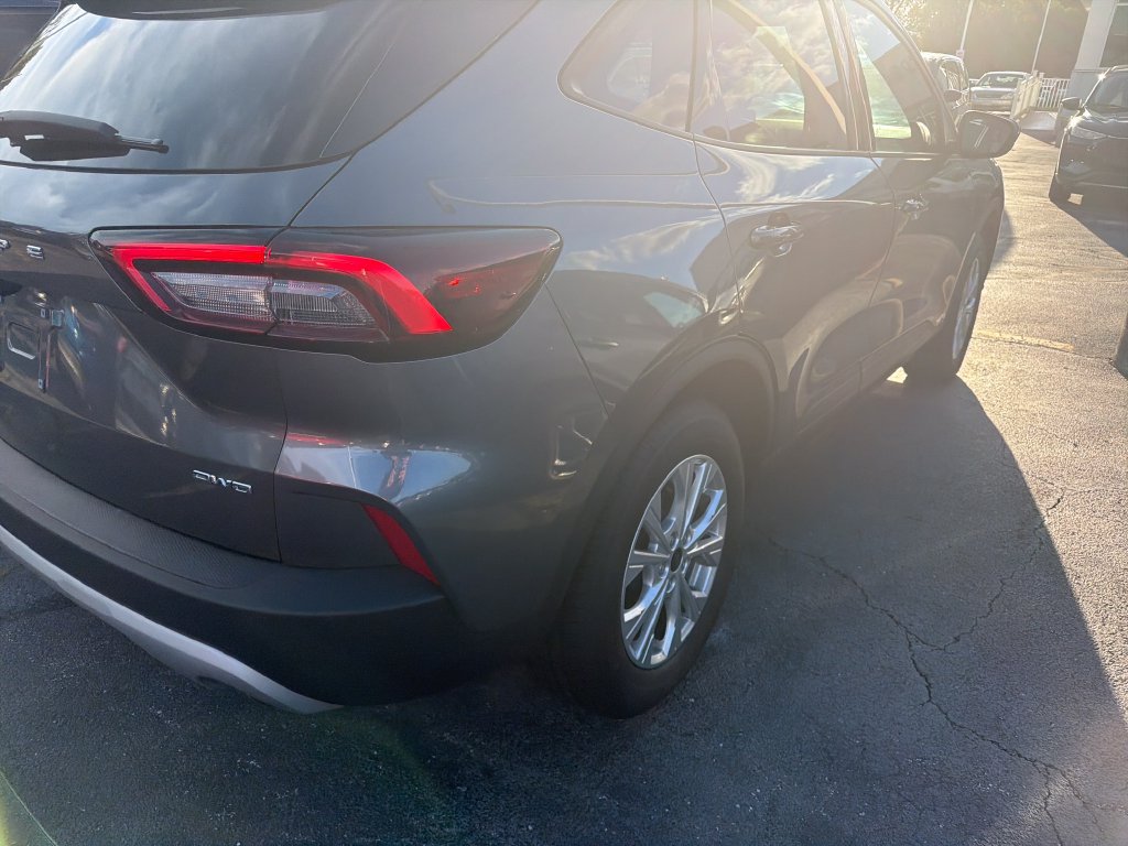 Used 2025 Ford Escape Active AWD/4WD image 39