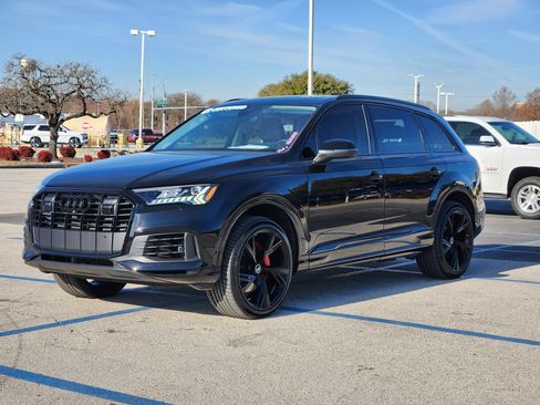 Used 2024 Audi Q7 Premium Plus image 3