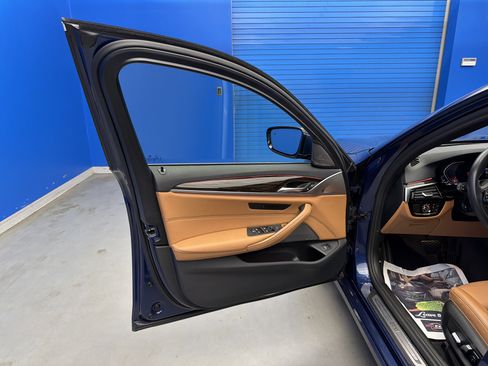 Used 2023 BMW 530i xDrive image 10