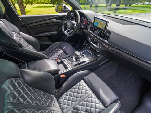 Used 2018 Audi SQ5 Premium Plus AWD/4WD image 28