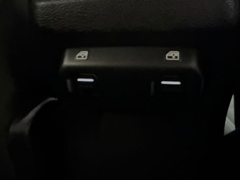 Used 2018 Jeep Wrangler Unlimited Sport S image 31