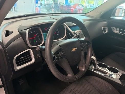 Used 2015 Chevrolet Equinox LS FWD image 28