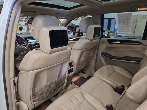 Used 2014 Mercedes-Benz GL 450 4MATIC image 14