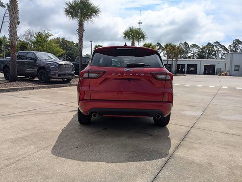 Used 2024 Ford Escape ST-Line w/ Cold Weather Package FWD image 4