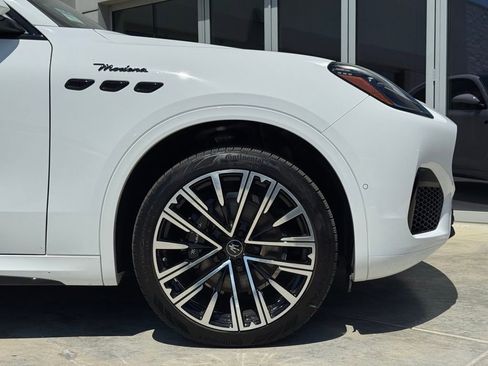 Used 2025 Maserati Grecale Modena AWD/4WD image 10