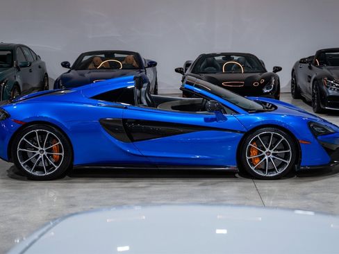 Used 2018 McLaren 570S Spider image 8