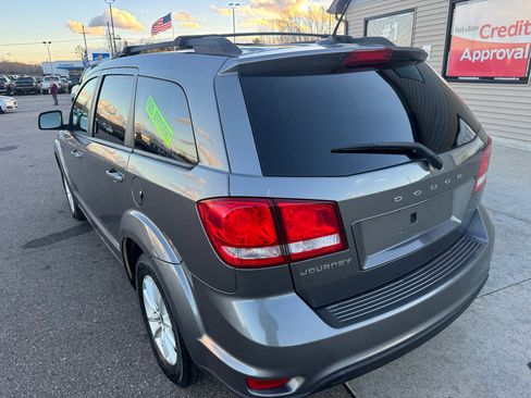 Used 2013 Dodge Journey SXT image 7