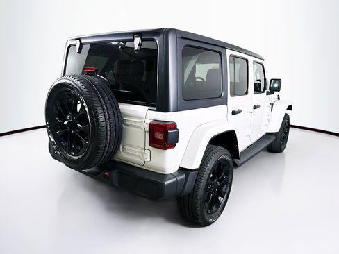 Used 2023 Jeep Wrangler Unlimited Sahara w/ Cold Weather Group AWD/4WD image 9