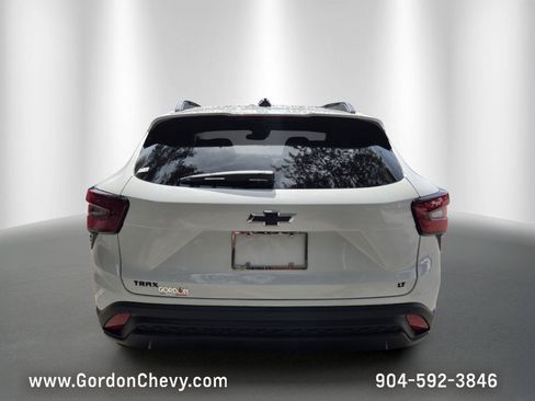 New 2026 Chevrolet Trax LT w/ Driver Confidence Package FWD image 5