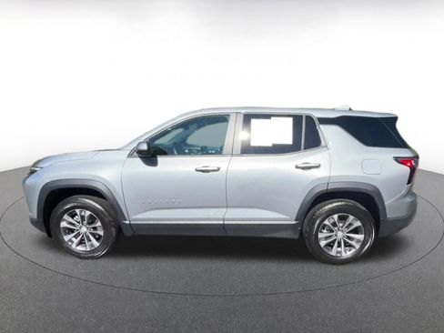 Used 2025 Chevrolet Equinox LT FWD image 9
