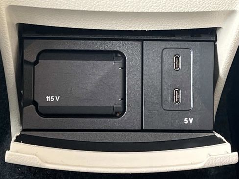 Used 2020 Mercedes-Benz GLB 250 image 18