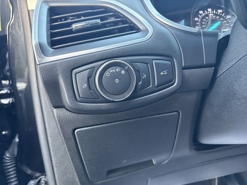 Used 2018 Ford Edge Titanium w/ Technology Package AWD/4WD image 12