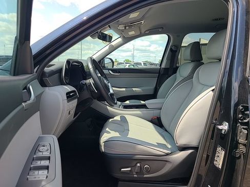 Used 2025 Hyundai Palisade SEL FWD image 12