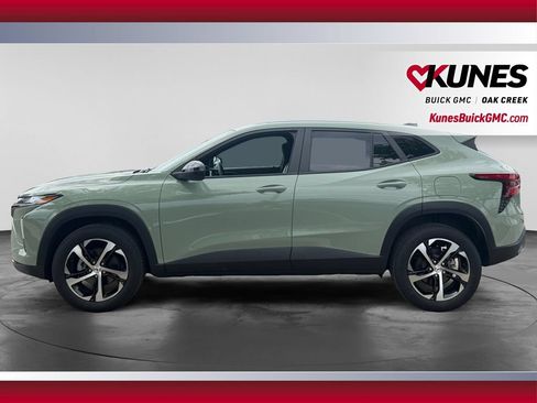 Used 2024 Chevrolet Trax RS w/ Driver Confidence Package FWD image 6