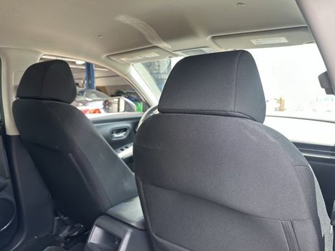 Used 2025 Honda HR-V LX image 23