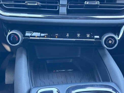 New 2026 Chevrolet Equinox EV RS image 10