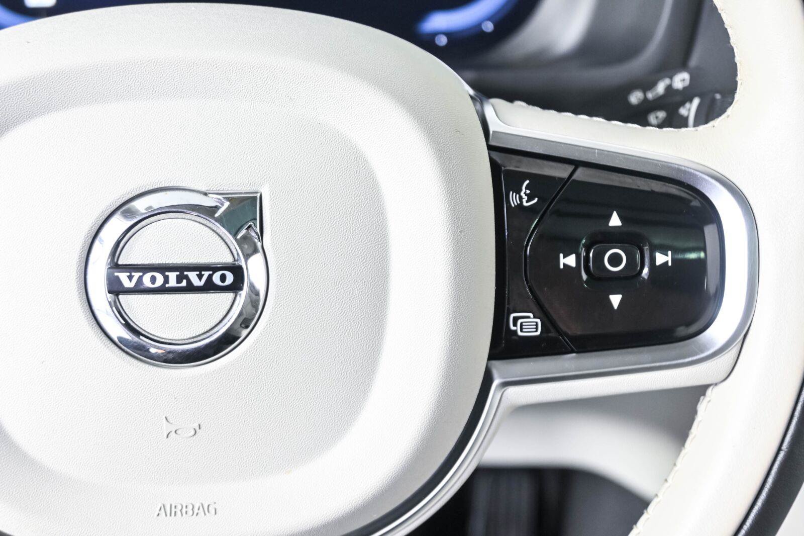 Certified 2024 Volvo XC90 T8 Ultimate w/ Lounge Package AWD/4WD image 11
