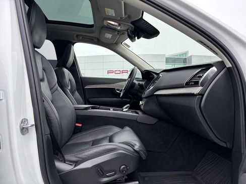 Certified 2024 Volvo XC90 B6 Ultimate w/ Protection Package Premier image 15