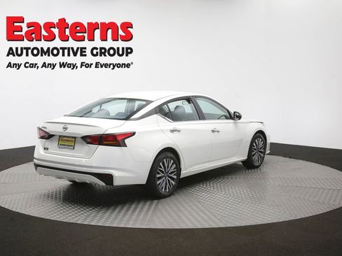 Used 2025 Nissan Altima 2.5 SV FWD image 39