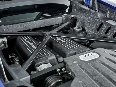 Used 2015 Lamborghini Huracan LP 610-4 AWD/4WD image 12