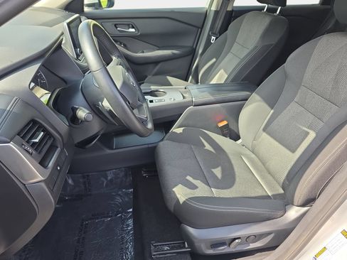 Used 2025 Nissan Rogue SV FWD image 15