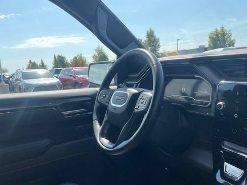 Used 2025 GMC Sierra 1500 AT4 w/ AT4 Premium Package AWD/4WD image 30