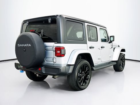 Used 2023 Jeep Wrangler Sahara w/ Cold Weather Group image 9