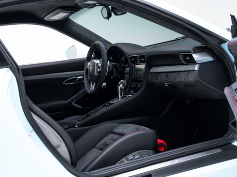 Used 2015 Porsche 911 GT3 w/ Sound Package Plus image 34