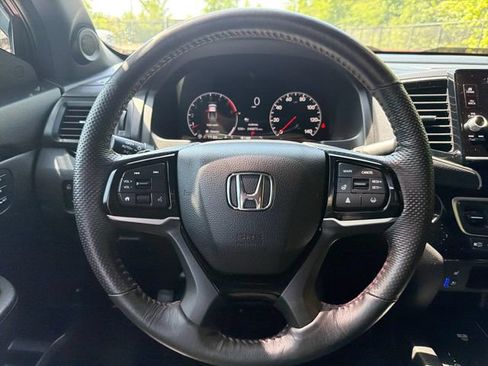 Certified 2024 Honda Ridgeline Black Edition image 17