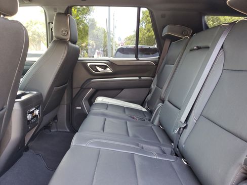 Used 2021 GMC Yukon SLT RWD image 13