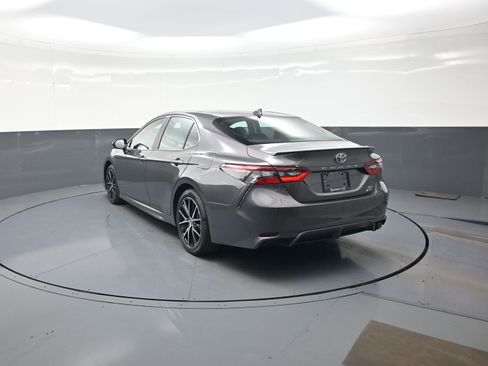 Used 2023 Toyota Camry SE w/ Cold Weather Package AWD/4WD image 5