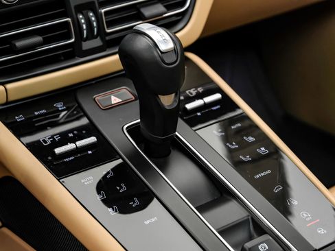 Used 2024 Porsche Macan image 29