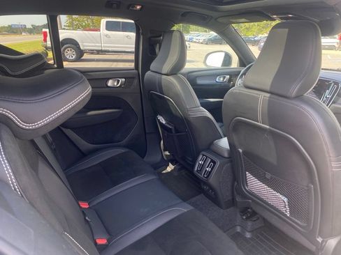 Used 2021 Volvo XC40 T5 R-Design w/ Advanced Package AWD/4WD image 33