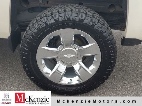 Used 2015 Chevrolet Silverado 1500 LTZ Z71 w/ LTZ Plus Package AWD/4WD image 30