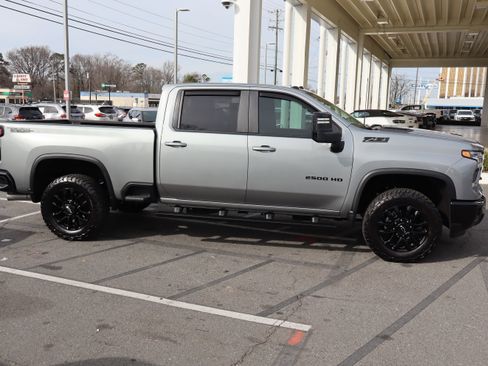 Used 2025 Chevrolet Silverado 2500 LT w/ Trail Boss Package image 12