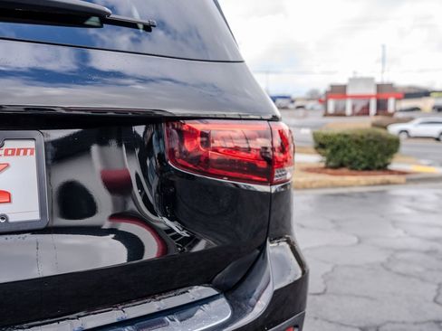 Used 2022 Mercedes-Benz GLB 250 w/ Premium Package Lite image 29