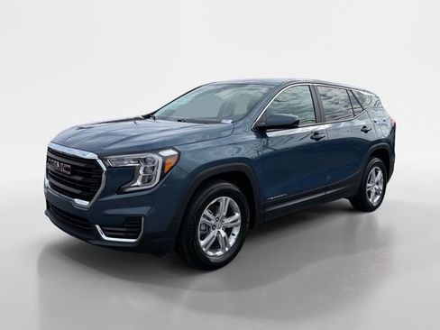 Used 2024 GMC Terrain SLE AWD/4WD image 1
