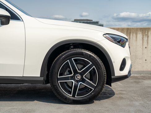 Used 2026 Mercedes-Benz GLC 300 4MATIC image 15