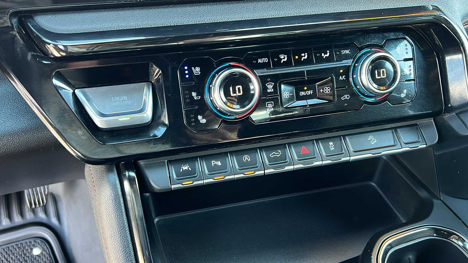 Certified 2025 GMC Sierra 1500 AT4 AWD/4WD image 23