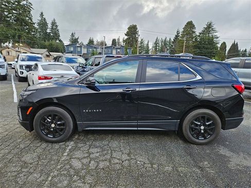 Used 2023 Chevrolet Equinox LT image 3