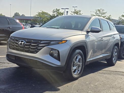 Used 2023 Hyundai Tucson SE AWD/4WD image 3