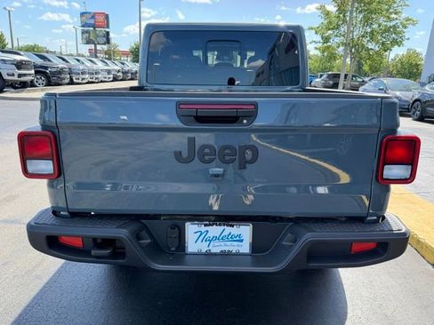 New 2026 Jeep Gladiator Sport AWD/4WD image 9