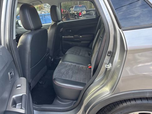 Used 2018 Mitsubishi Outlander Sport SE image 12