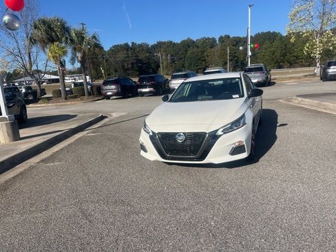 Used 2019 Nissan Altima 2.5 SR image 2
